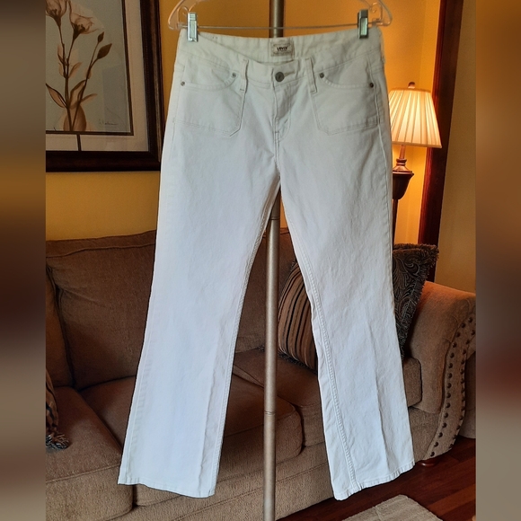 Levi's Denim - NWOT Women's White Levi's Low Boot Cut 545 Jeans